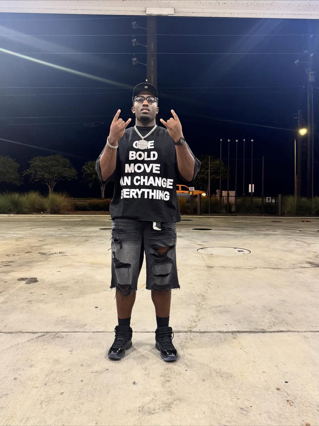 ONE BOLD MOVE TEE (Black)