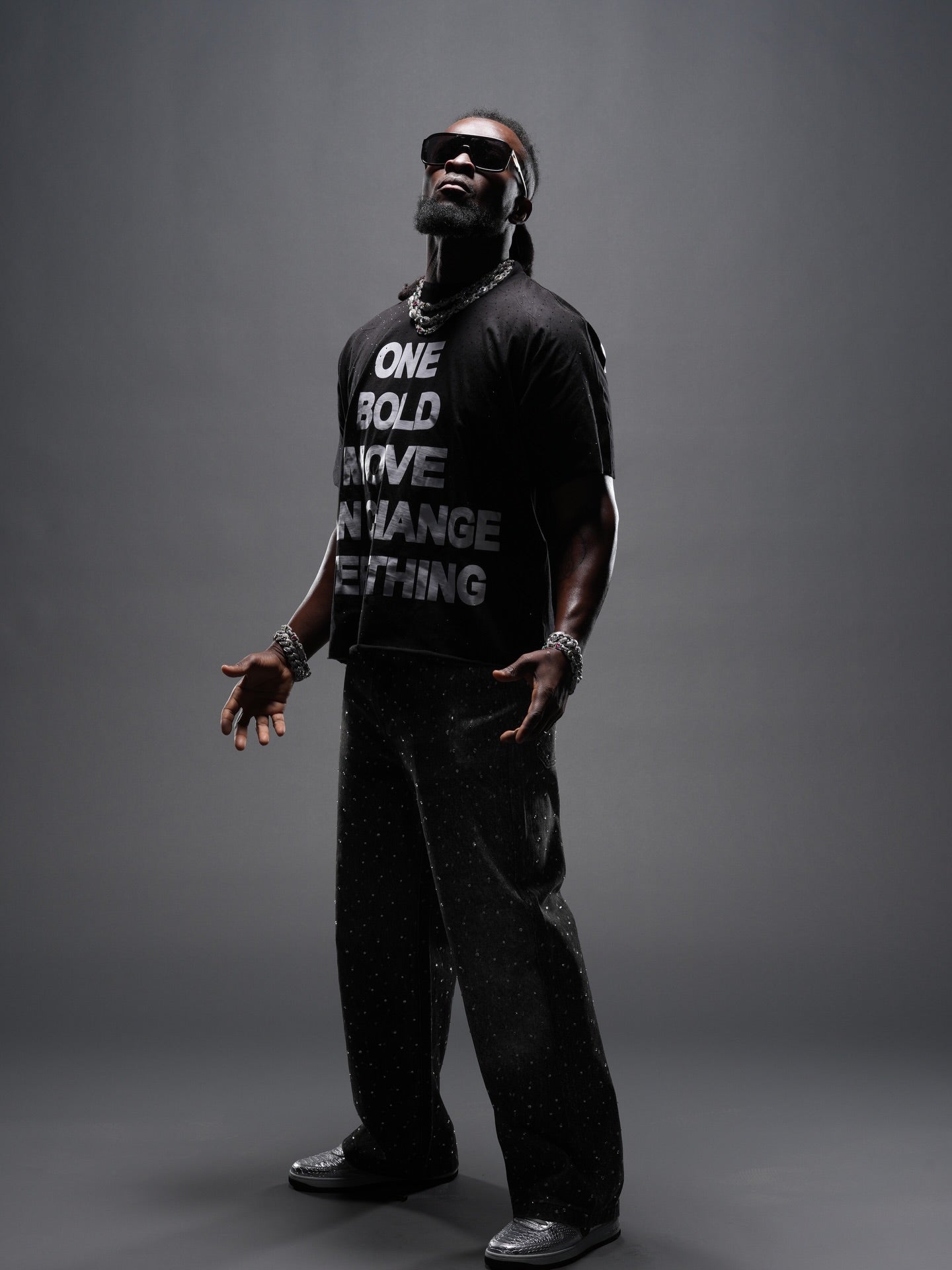 ONE BOLD MOVE TEE (Black)