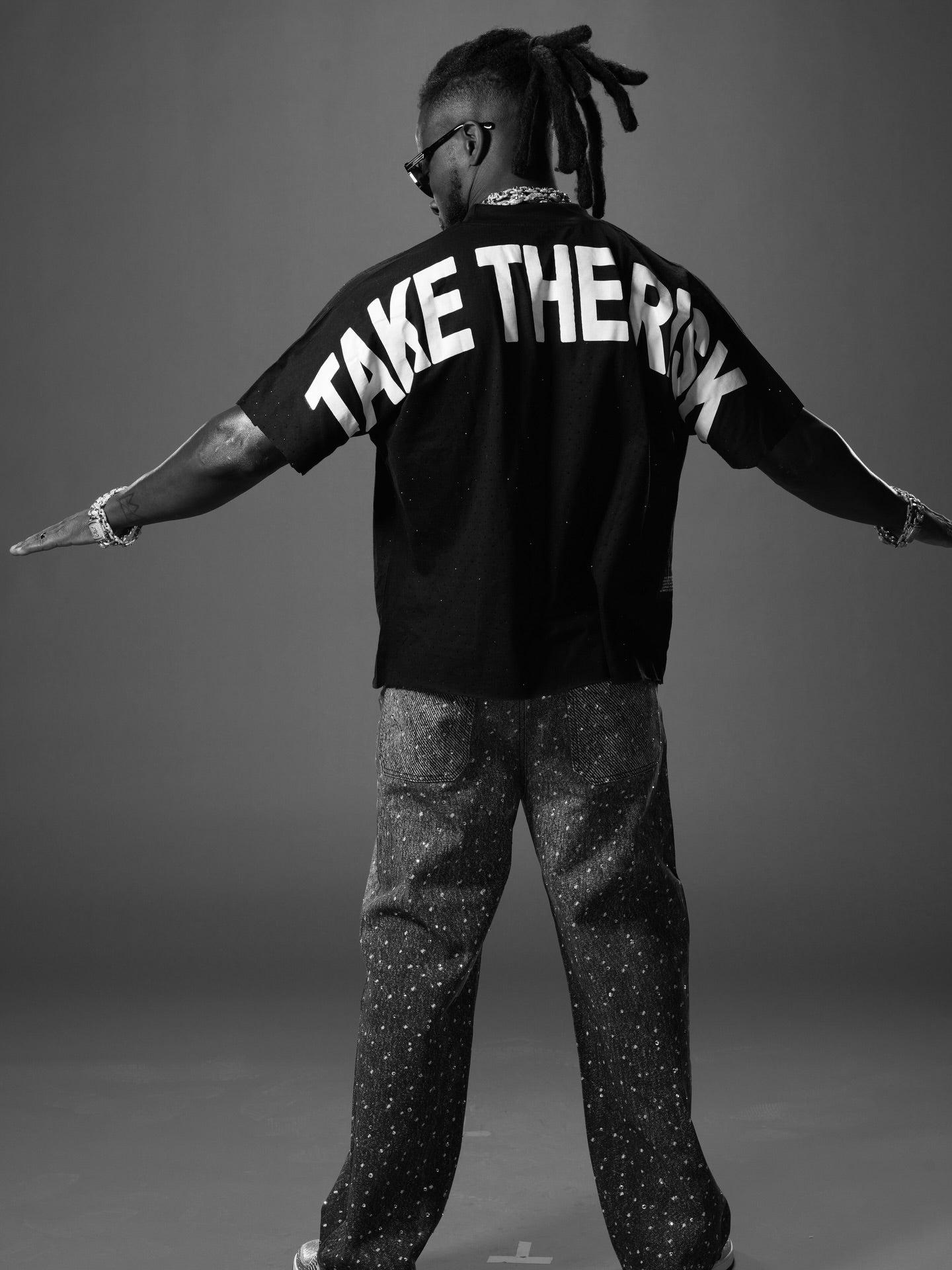 ONE BOLD MOVE TEE (Black)